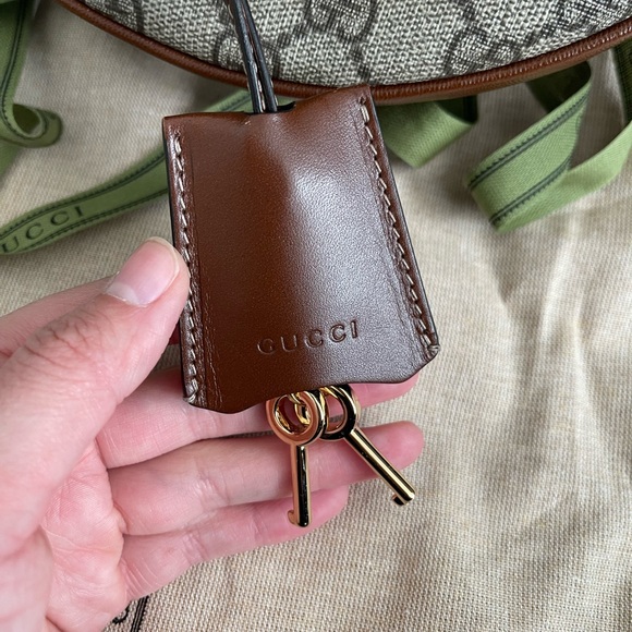 Gucci Padlock Saddle Crossbody - Picture 15 of 16